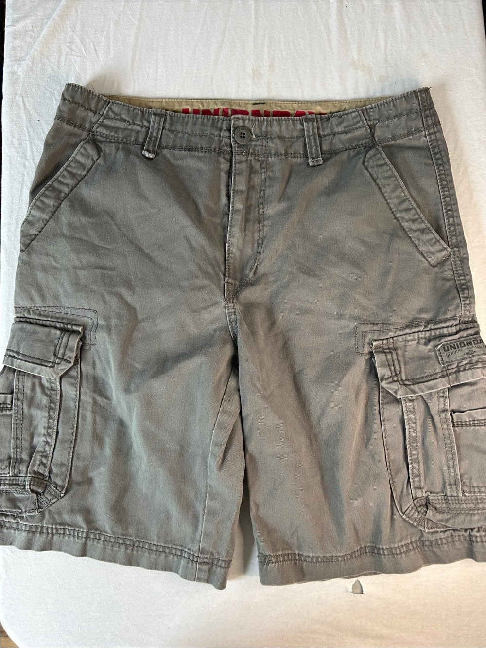 UNIONBAY Men's Size 34 Gray Cargo Shorts - Utility Pocket Style